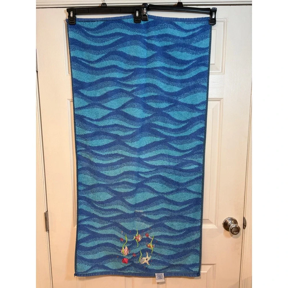 Santens Vintage Blue Wave Embroidered Tropical Fish Beach Bath Towel USA Cotton